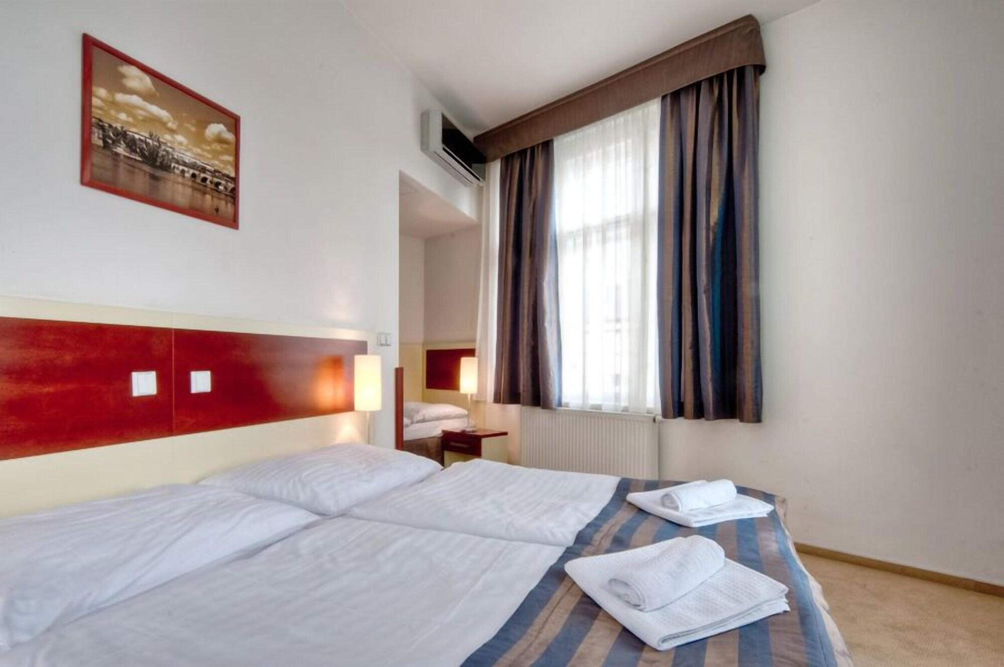 Gloria Hotel